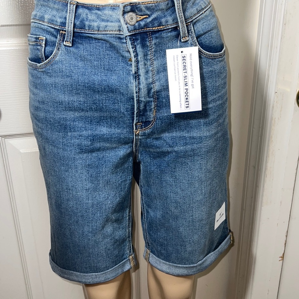 Old Navy Bermuda Short  high rise size 10 nwt